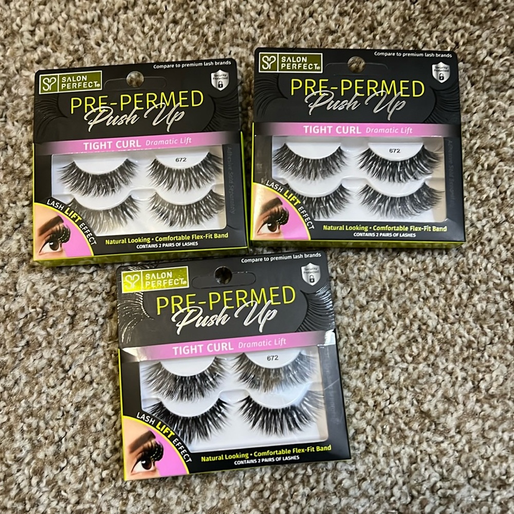 Salon perfect pre-permed push up lashes in the style 672.